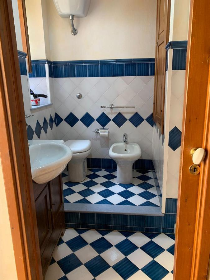 Mela'S House Apartments Чефалу Екстериор снимка